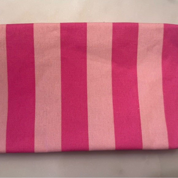 Estee Lauder Pink and Gold Cosmetic Set - Picture 7 of 8